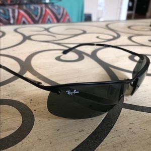 Ray-ban men’s sunglasses and case